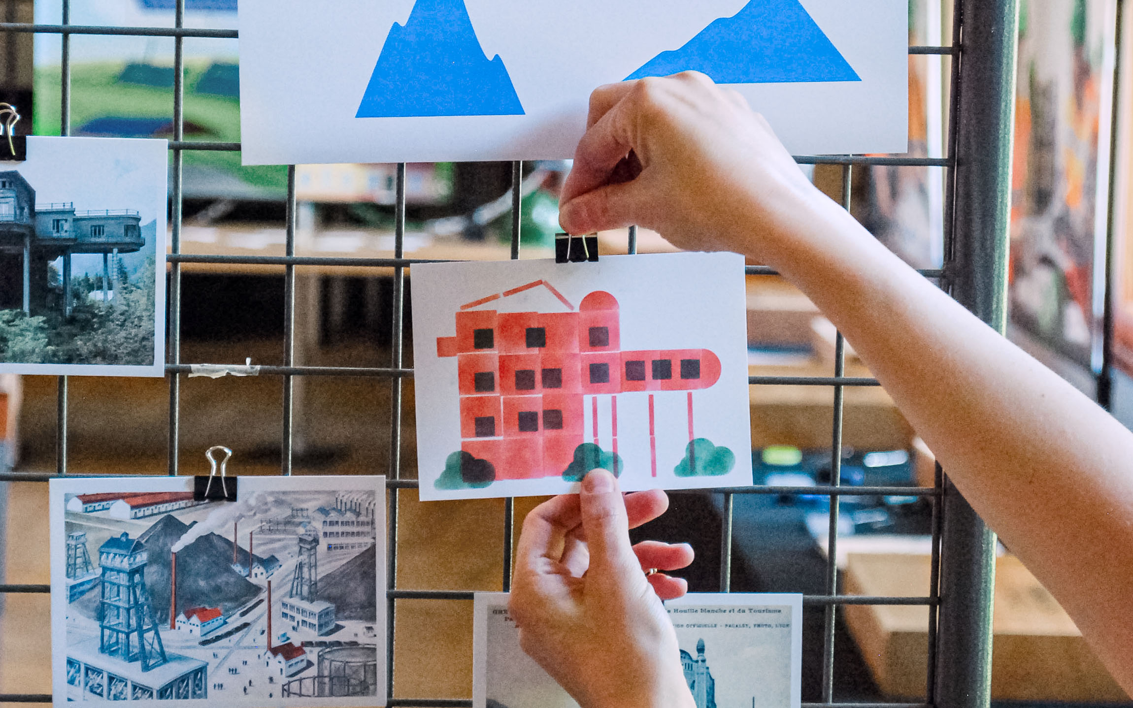 atelier souvenirs en image, atelier de carte postal sur le thème de l'Hydroélectricité