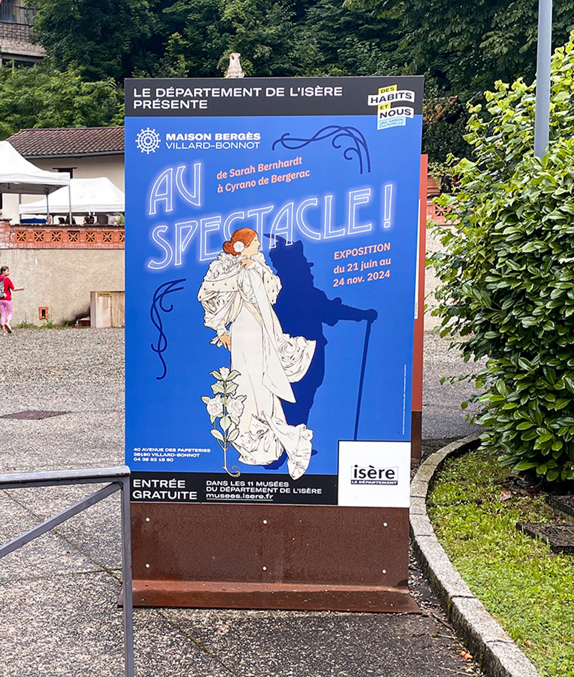 affiche de l'exposition Au spectacle, Maison Bergès, musée d'art et industrie en Isère