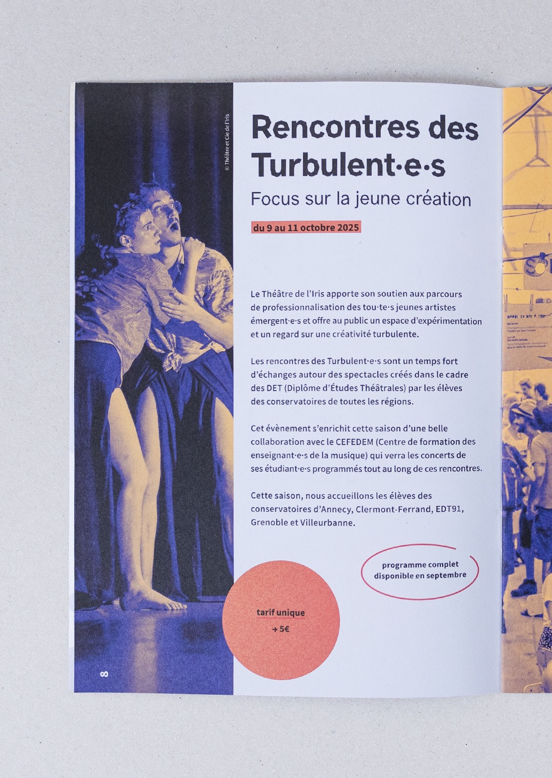 brochure programme de saison du Théâtre de l'Iris